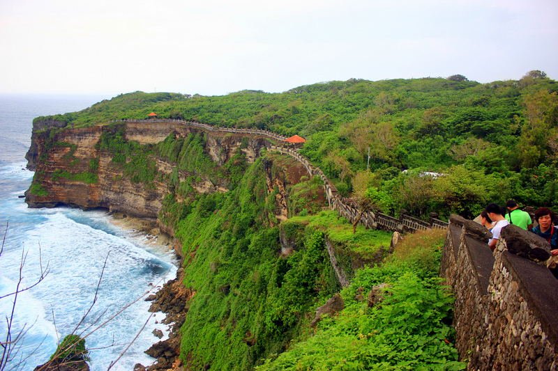 Uluwatu Temple with beautiful cliff & ocean view - Mari Bali Tours