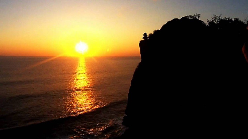 Bali Wonderful Sunset at Exotic Uluwatu temple, Bali Island - Mari Bali Tours 