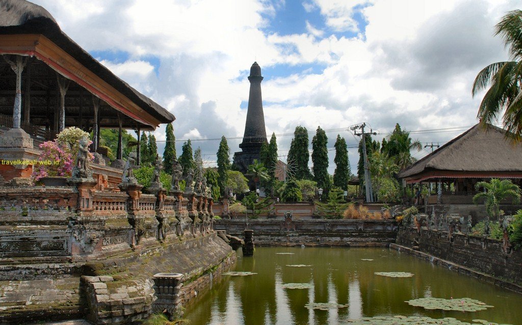 Kerta Gosa in Klungkung town, oldest justice court in Bali Island - Mari Bali Tours 