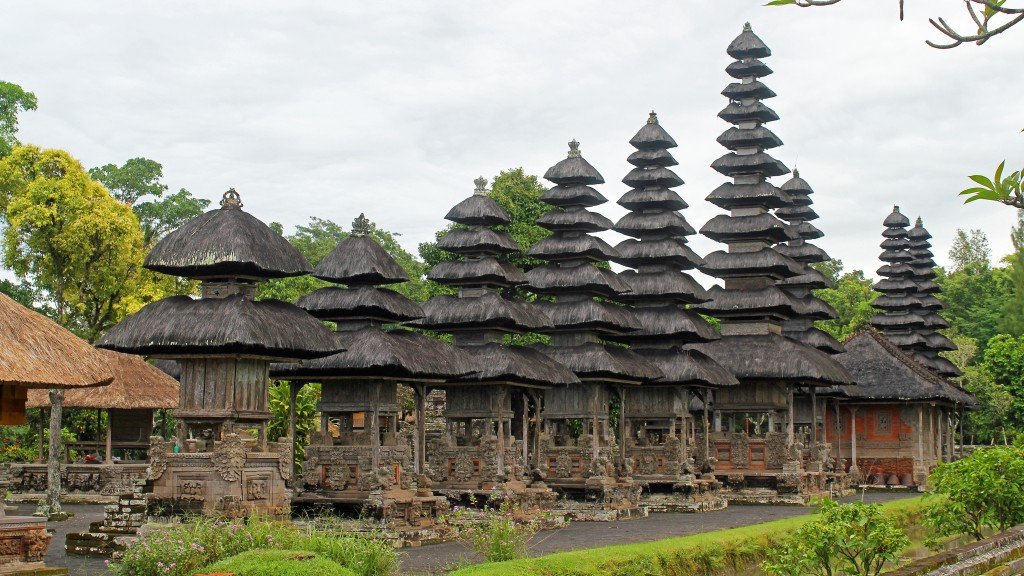 Taman Ayun temple, the Royal Temple at Beautiful and amazing stunning looks - Mari Bali Tours